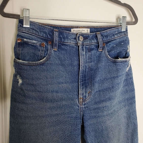 Abercrombie & Fitch Blue 90s Ultra High Rise Distressed Straight Leg Jeans - Picture 3 of 8